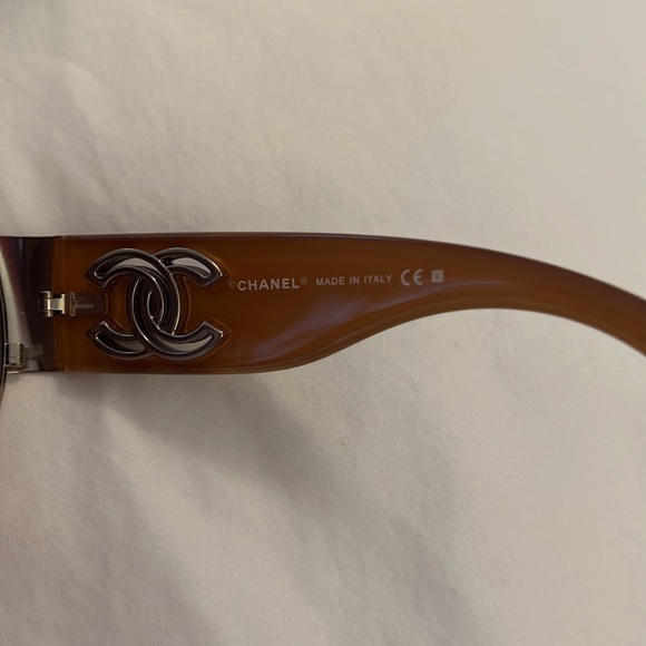CHANEL SUNGLASSES - Picture 7 of 8